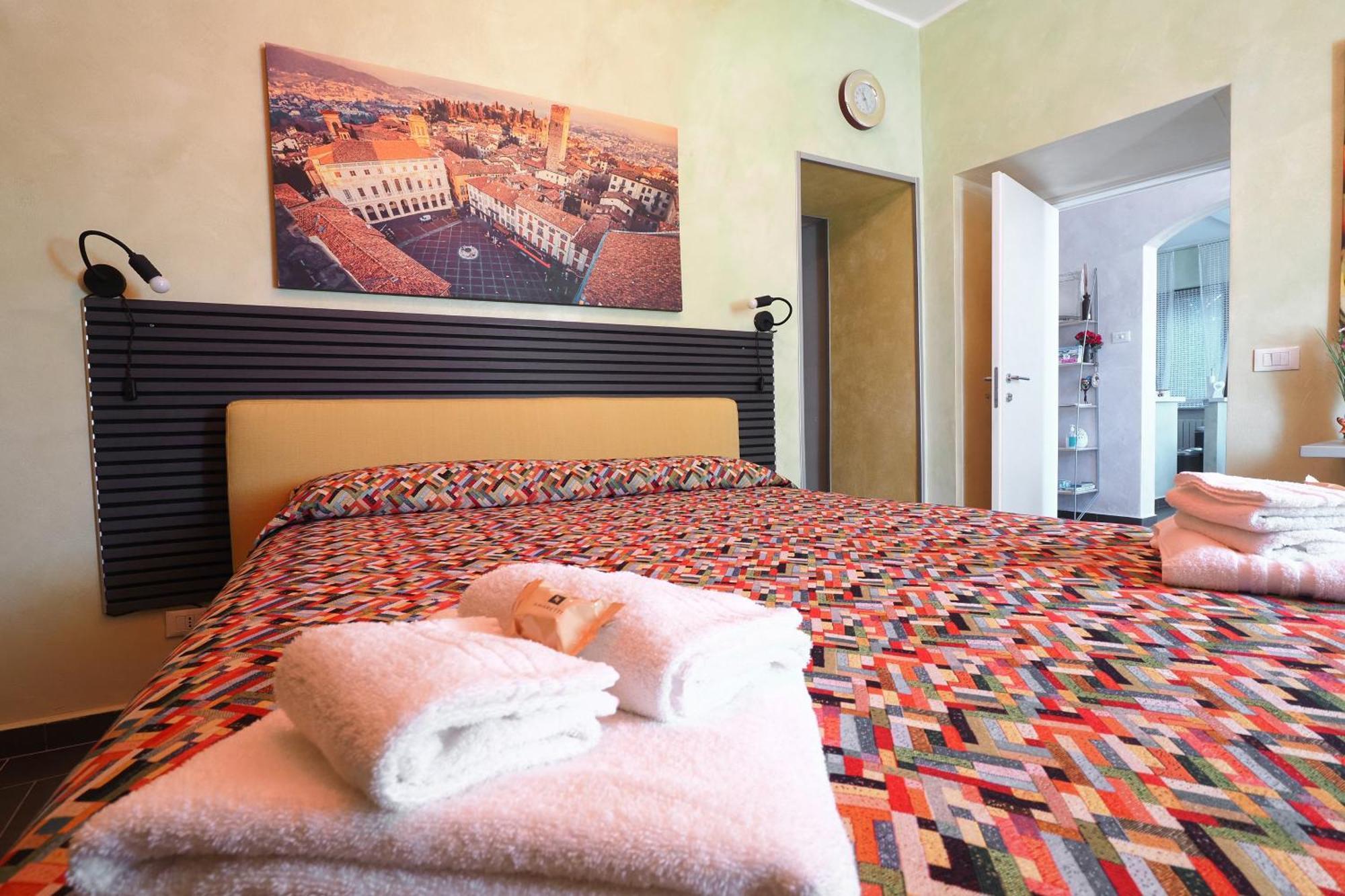 Dimora Del Riccio Hotel Bergamo Bagian luar foto